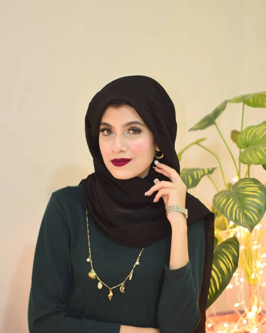 Stylish Hijabi Girl dP