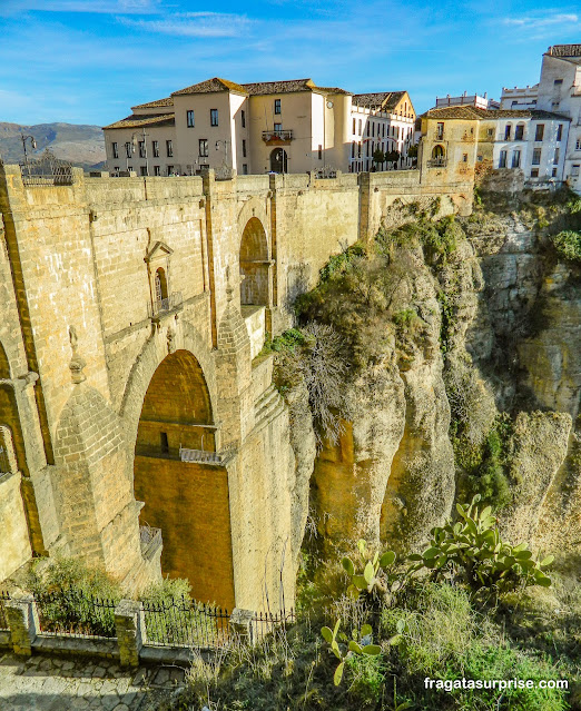 Ponte Nova e Desfiladeiro do Tajo em Ronda na Andaluzia