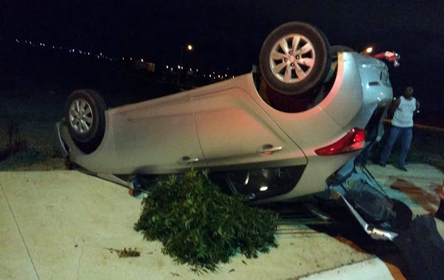 Assaltante capota carro roubado em Santa Cruz do Capibaribe