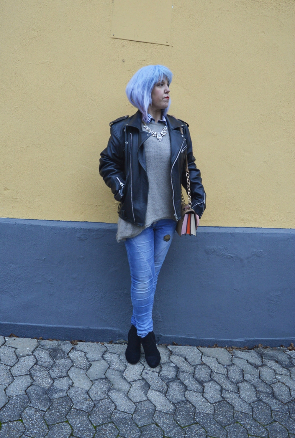 Black Leather Biker Jacket Oversized - Streetstyle im Winter