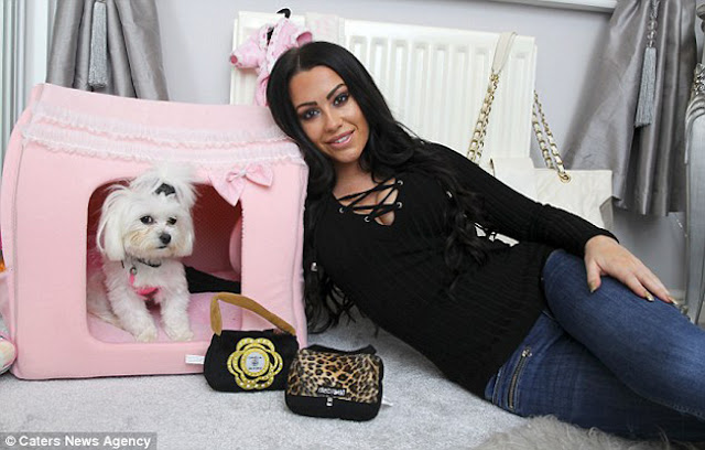 Bekas model terkenal dibayar £ 13.000 untuk anjingnya