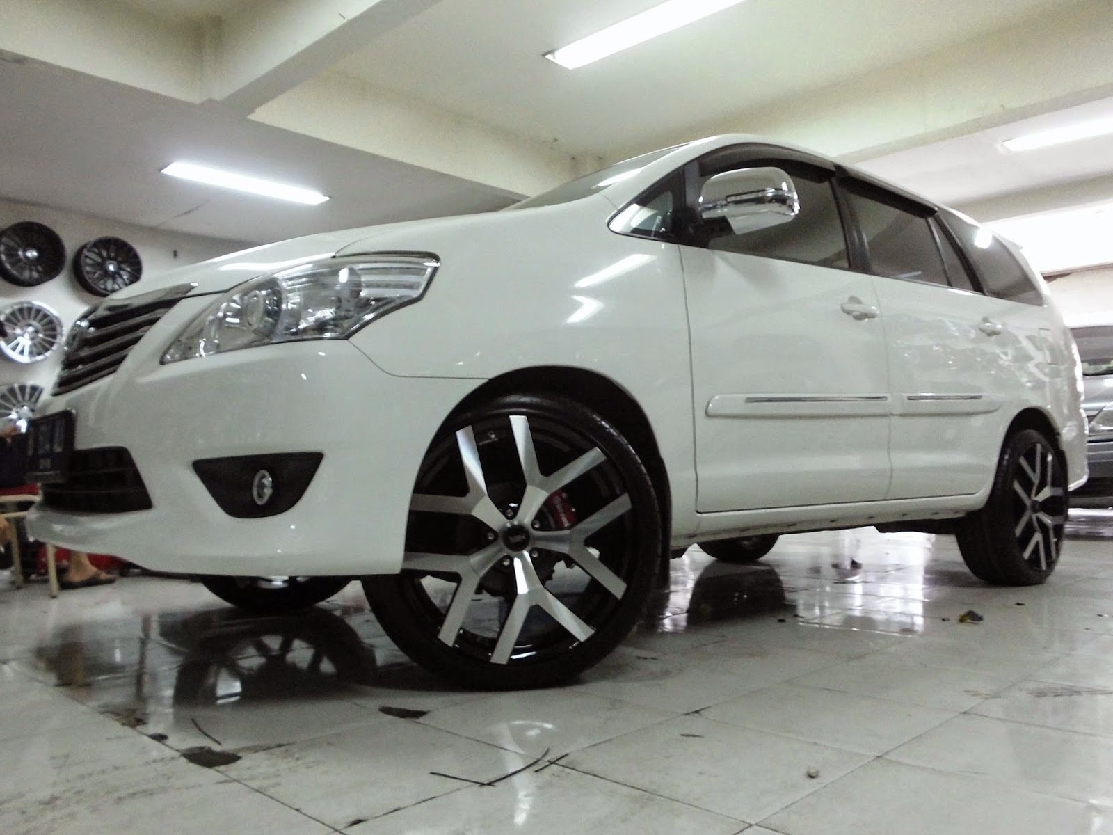 Toyota Kijang Innova Velg Racing Lebih Elegan