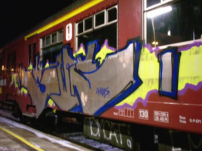 Home wallpaper murals - Train Art Graffiti photos