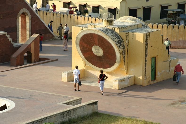 jantar-mantar-14