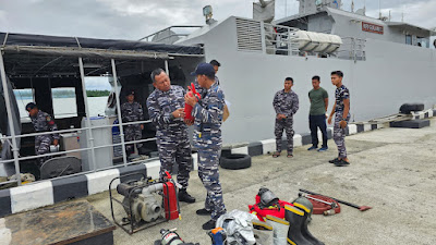 Pastikan Alat  Proteksi Kebakaran dan Kebocoran Kapal  Berfungsi, Kepala Staf Koarmada III Cek KRI Gulamah-869