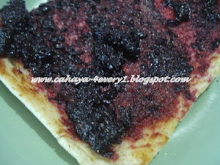 Roast bread with mulberry jam