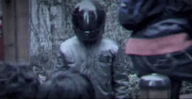 hide-seek-pelicula-coreana-motociclista
