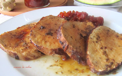 Lomo de cerdo al café con chutney de sandia