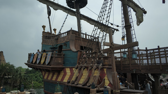 Pirate's ship