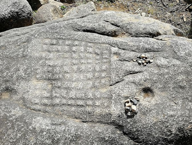 Ancient Tibetan 'chessboard' discovered in Sichuan