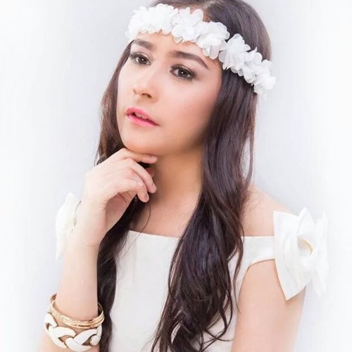 Prilly Latuconsina mp3