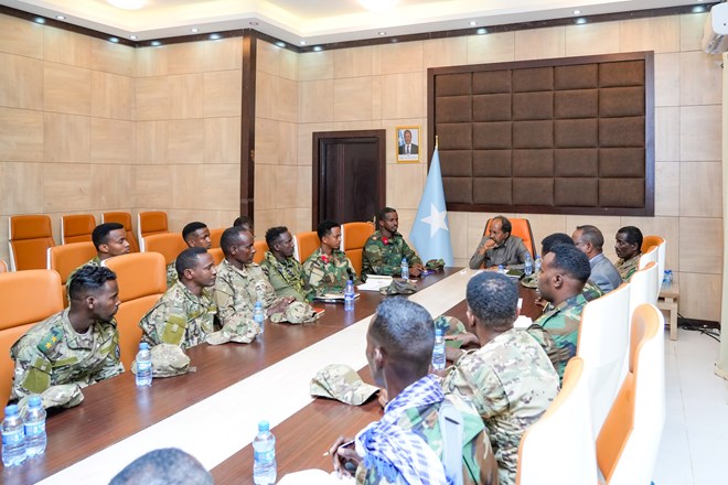 The President meets with leaders of the Somali elite forces