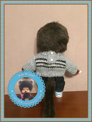 pull gris à rayures fait main pour Kiki ou Monchhichi - tricot - tricotage - vêtements poupées - handmade