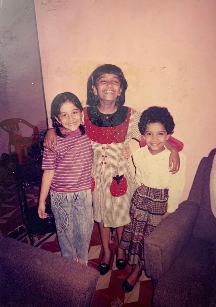 South Indian Actress Regina Cassandra (Left Side) Childhood Pic with Friends | South Indian Actress Regina Cassandra Childhood Photos | Real-Life Photos