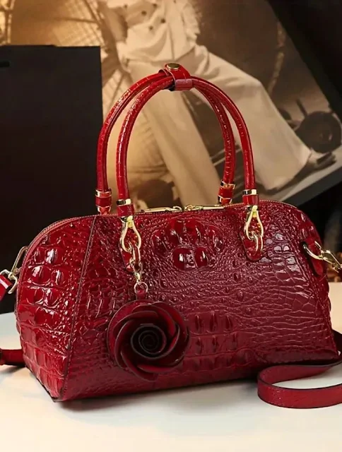 Red Vintage Crocodile Pattern Handbag for Women