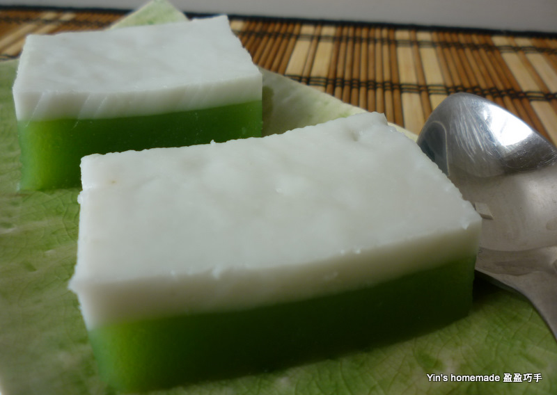 Yin's homemade 盈盈巧手: Kuih Talam (Coconut Tray Cake) 娘惹香草糕 