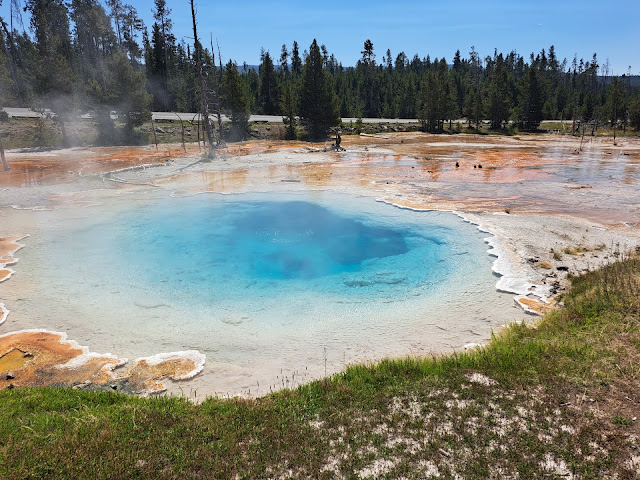 midway geyser basin yellowstone wyoming