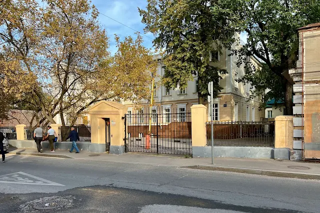 Архангельский переулок, бывший особняк Ф. Е. Белоусова (построен в 1850 году)