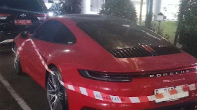 Kejaksaan Agung Sita Mobil Porsche Seharga Rp 3 Miliar dari Makelar Kasus Korupsi Tower BTS Kominfo