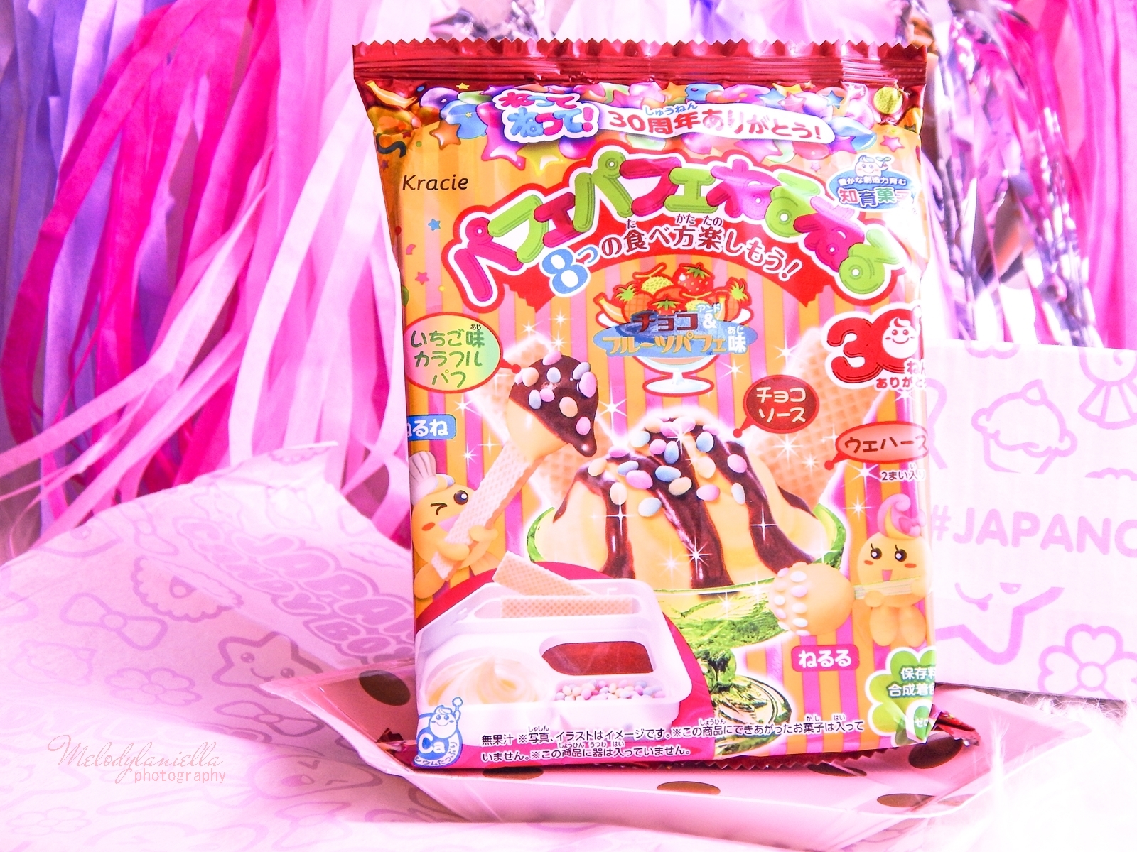 2 melodylaniella photography partybox japan candy box pudełko słodkości z japonii azjatyckie słodycze ciekawe jedzenie z japonii cukierki z azji boxy z jedzeniem kracie parfait neruneru DIY candy kit