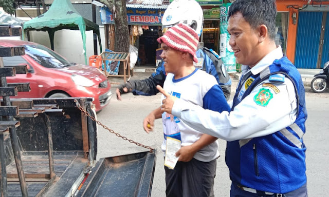 Pelaku Pungli Parkir Liar Ditangkapi Polisi bersama Dishub Kota Medan