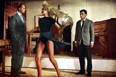 Brigitte Bardot, dans Et Dieu créa la femme, de Vadim, 1956 - BB, La femme et le pantin, Le Mépris, par Vadim, Viva Maria, Le repos du guerrier, Gainsbourg : Bonnie and Clyde - Gainsbourg, une vie héroïque, Bardot jouée par Claudia Schiffer - Blog with a View - Thierry Follain