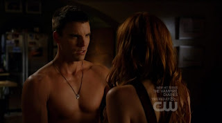 Colin Egglesfield Shirtless on Melrose Place s1e08