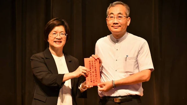 ▲彰化縣表現亮眼，獲得「5項特優」及「5項優等」，為了表彰環保局同仁的努力與成就，縣長王惠美特別頒獎表揚，勉勵同仁要持續努力，保持佳績。（彰化縣環保局提供 ）
