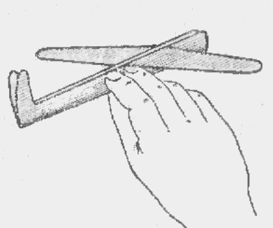 Запуск бумажного самолетика