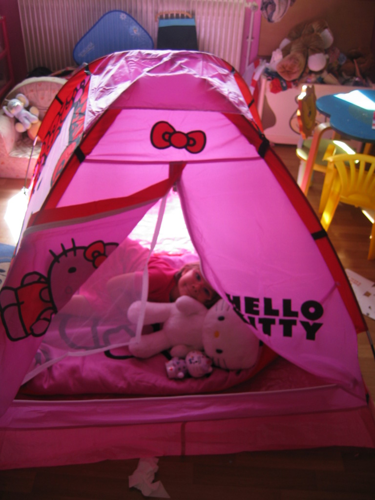 Madhouse Family Reviews Hello  Kitty  Dome Tent 
