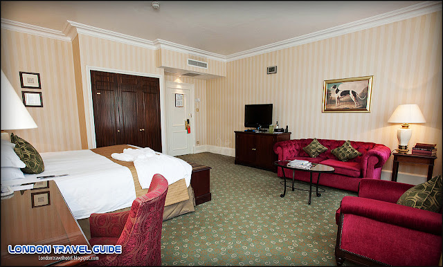 The Club Room at the Millennium Bailey's Hotel London Kensington-4