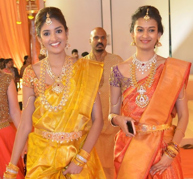 Pretty Ladies in Trendy Traditional Jewelry