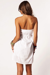 kısa beyaz elbise modeli