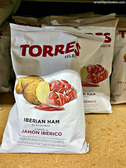 Patatas Fritas de Jamón Españolas en Portugalia Marketplace, Massachusetts