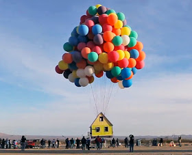 Wow Rumah  Ini Terbang  Karena Balon  Seperti Film  Up 