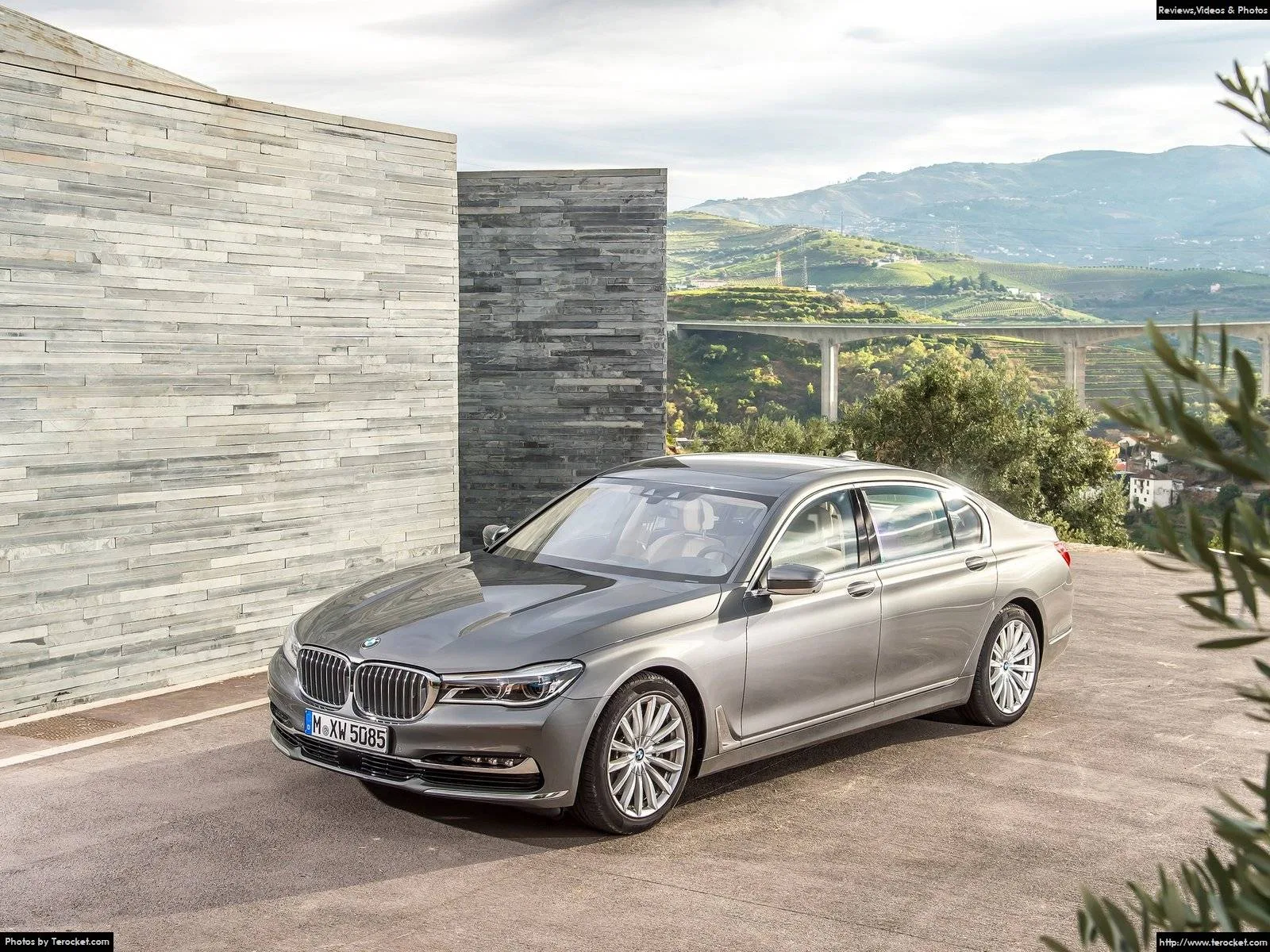 Hình ảnh xe ô tô BMW 750Li xDrive 2016 & nội ngoại thất