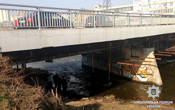 У Харкові під мостом знайшли труп в мішку