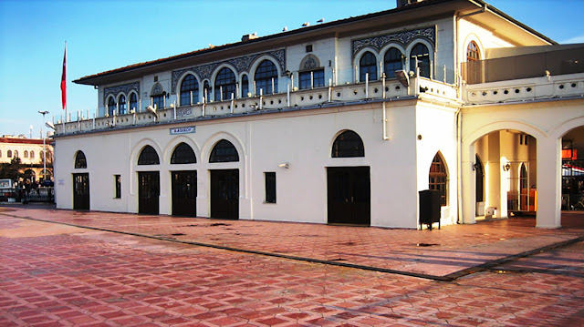 ميدان كاديكوي Kadikoy Square