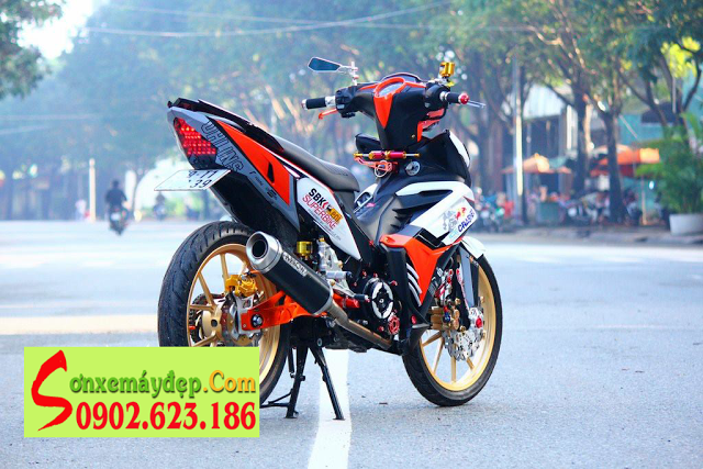 Mẫu sơn tem đấu Exciter 2011 màu trắng đỏ đen Redbul