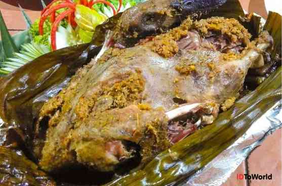 "Ayam Betutu" Balinese Typical Food, Which is Rich in Various Spices