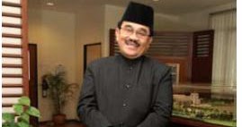 Info Johor  Uniknya Berdagang  Dalam Luar 