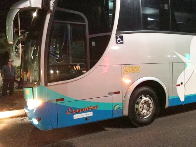 Alagoinhas-BA: Motorista de ônibus interestadual é baleado no rosto enquanto dirigia na BR-101