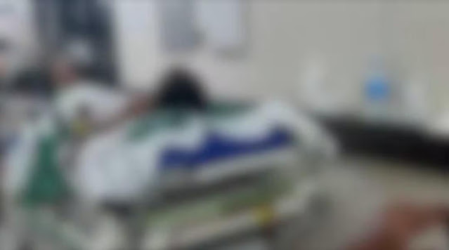 Superlotado, maior hospital do RN fica com pacientes em macas nos corredores e ambulâncias retidas