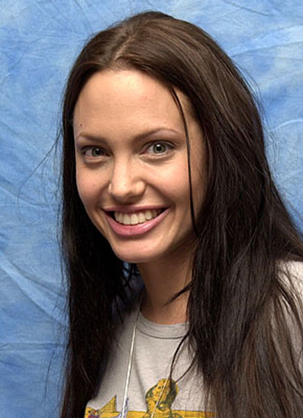 Angelina Jolie Without Makeup New Photos 2013