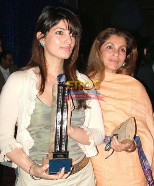 Twinkle Khanna With Her Mother Pictures