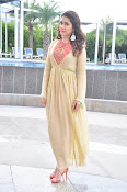 Rashi Khanna new glamorous photos-thumbnail-40