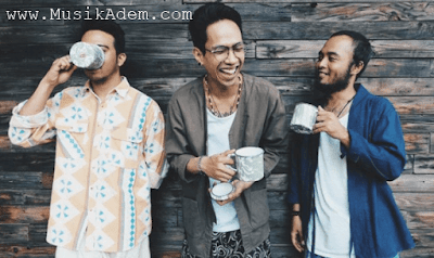  salam sejahtera buat teman penikmat musik Indonesia Download Kumpulan Lagu Fourtwnty Mp3 Terbaru 2018 Gratis