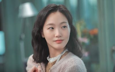 Tips Glowing ala Kim Go Eun Pemeran Film Exhuma