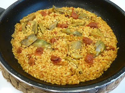 arroz con sobrasada y alcachofas