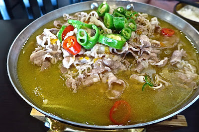 Si Wei Mao Cai (思味冒菜), fatty beef sour soup